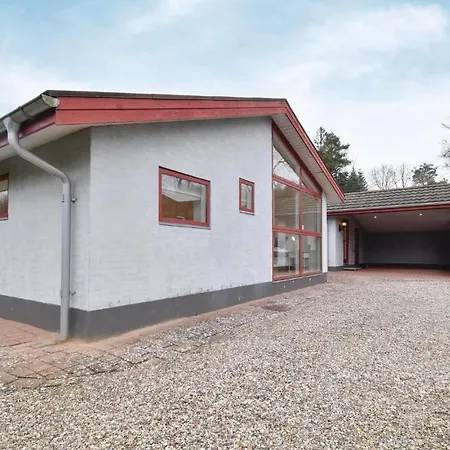 Three-bedroom In Tatil Evi Fåborg